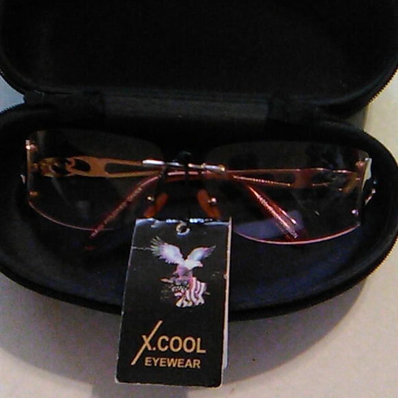 Nwt Cool Pink sunglasses and nylon case - Picture 6 of 7